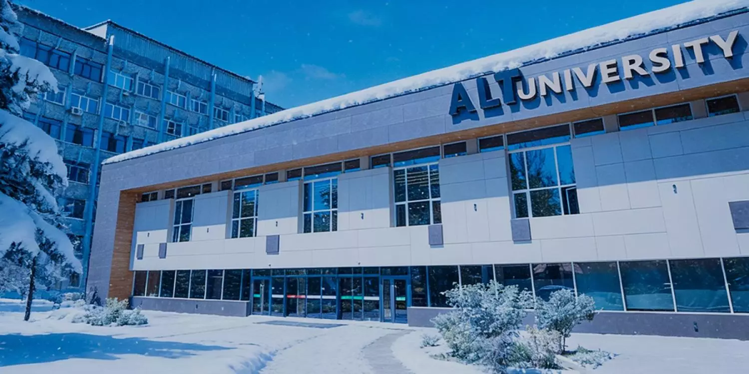 Алматыда студент баға үшін оқытушысына пышақ сұққан: оқиғаның мән-жайы белгілі болды