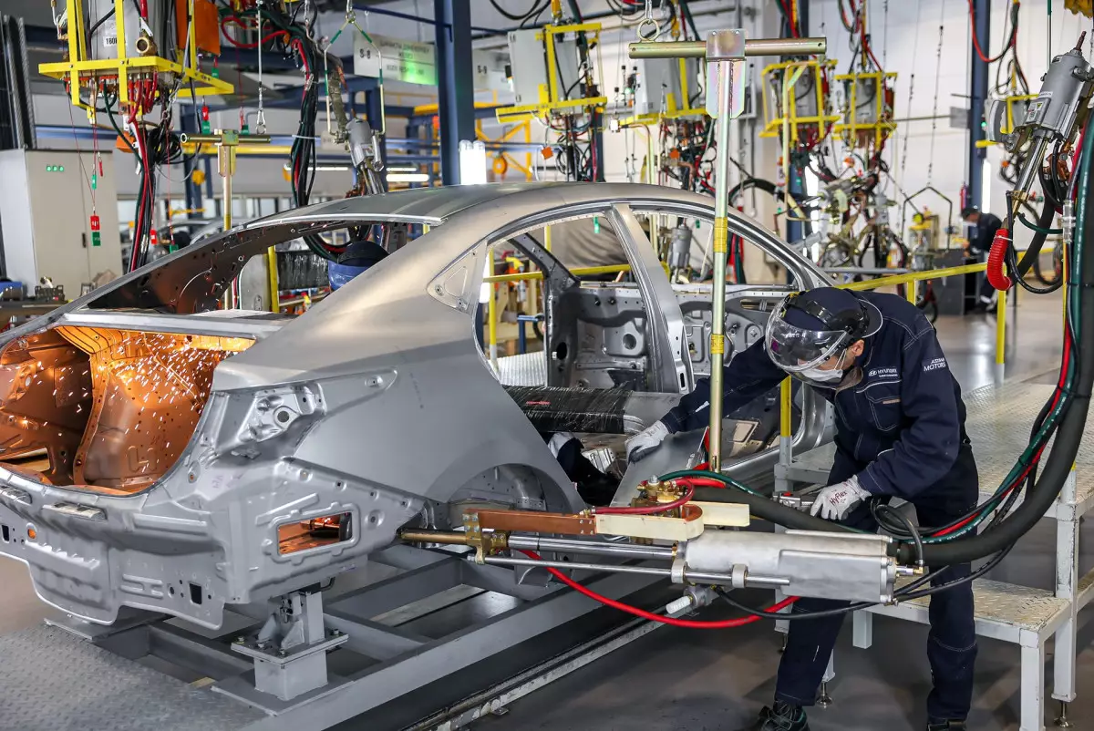 Казахстанский автопром массово набирает рабочих и инженеров