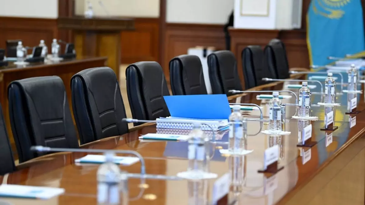 Мемлекеттік органдарға жаңа көлік пен кресло алуға тыйым сақтала ма?