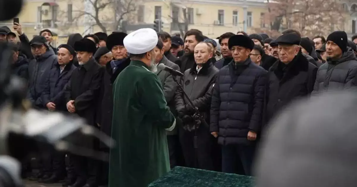  Соңғы рет қошемет көрсетті: Халқы Асанәлі Әшімовті ақтық сапарға шығарып салды (ВИДЕО) 