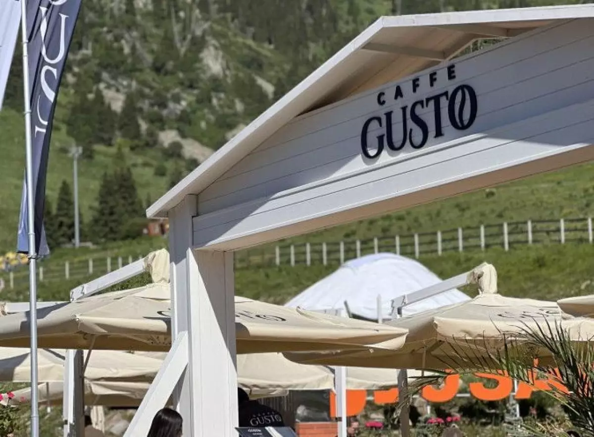 Қызметкер қазақ тілінде жауап беруден бас тартқан: курорт пен мейрамхана пікір білдірді