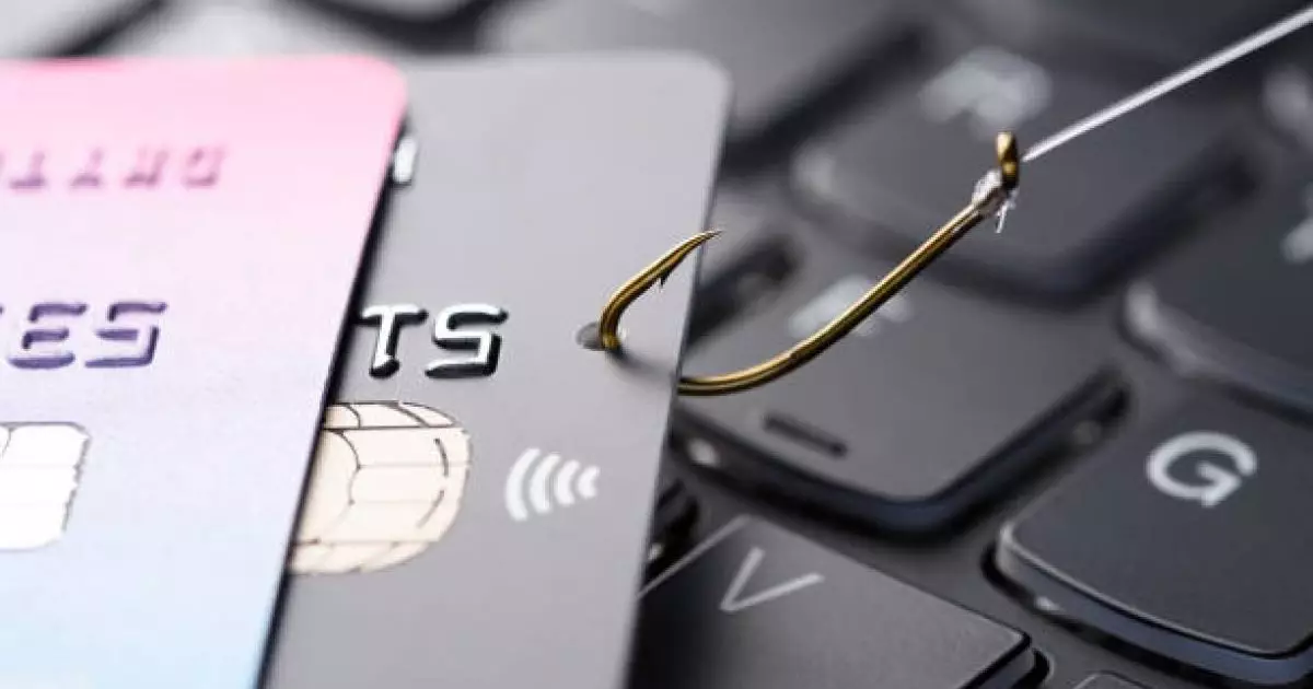  «Қазпоштадан сәлемдеме бар»: Ақтөбелік бойжеткен алаяққа 6,5 млн теңге беріп жіберген 