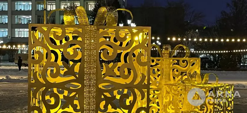 Что о новогоднем украшении города думают семейчане: опрос