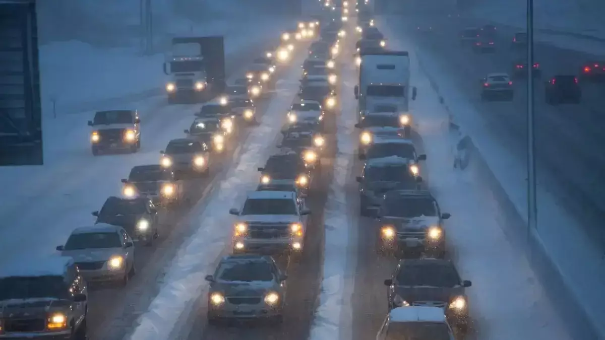 Қазақстанның бірқатар өңірінде тасжолдар жабылды