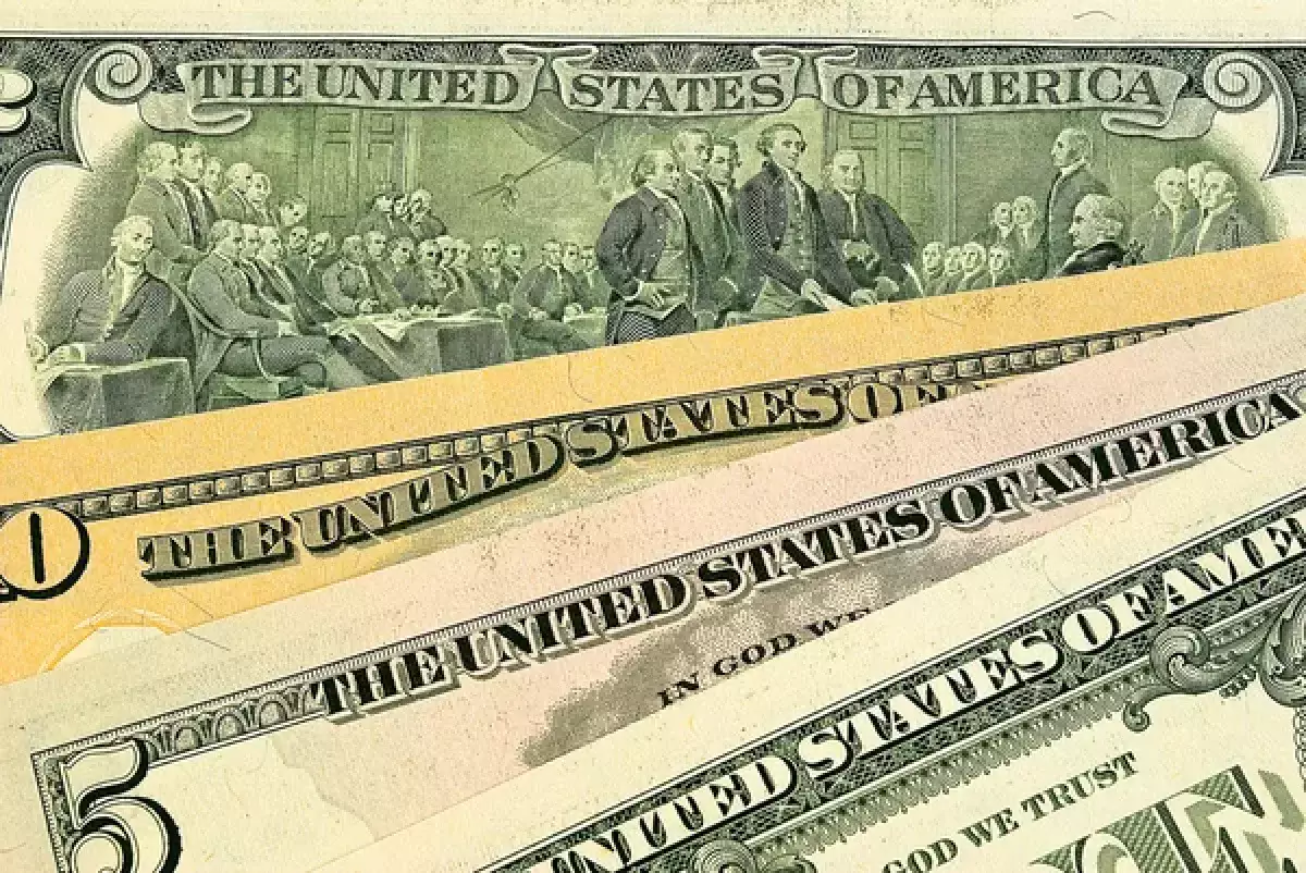 Дал слабину: что происходит с долларом в Казахстане