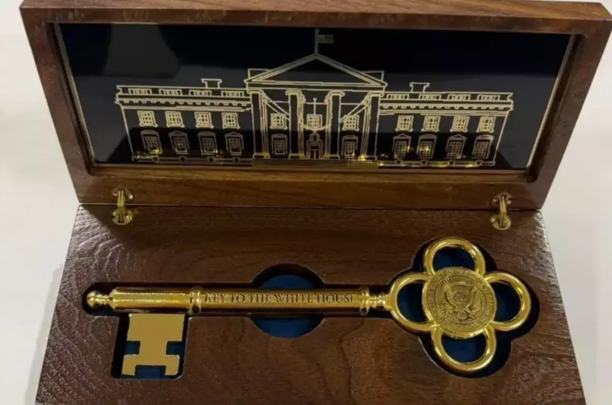 Дональд Трамп передал Касым-Жомарту Токаеву «ключ» от Белого дома - новости на Lada.kz 23.12.2025