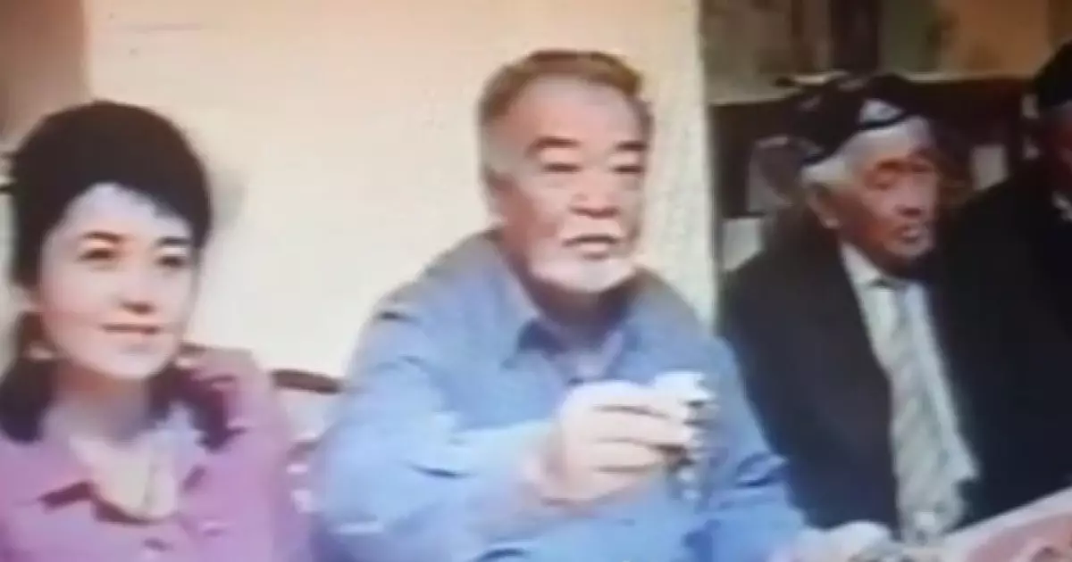  `Құлақ ұстатты`: Марқұм Асанәлі Әшімовтің ескі видеосы жүректі селт еткізді 