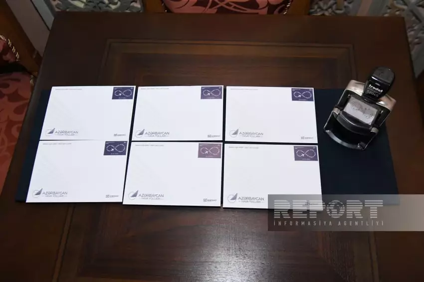 Почтовая марка выпущена в память о разбившемся в Казахстане самолете AZAL.