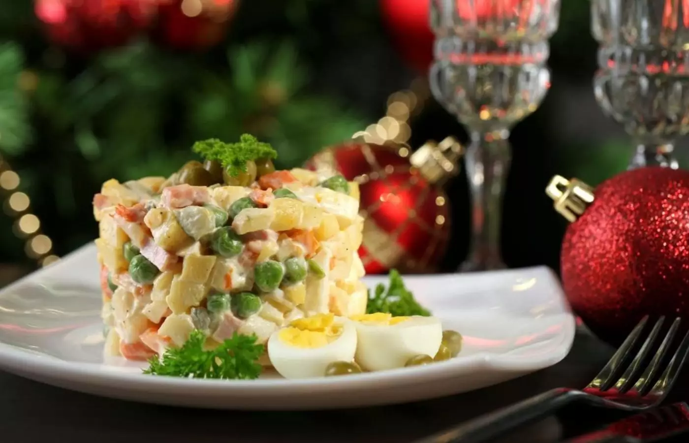 Жаңа жылдық оливье салатын дәмді етіп әзірлеудің құпиясы