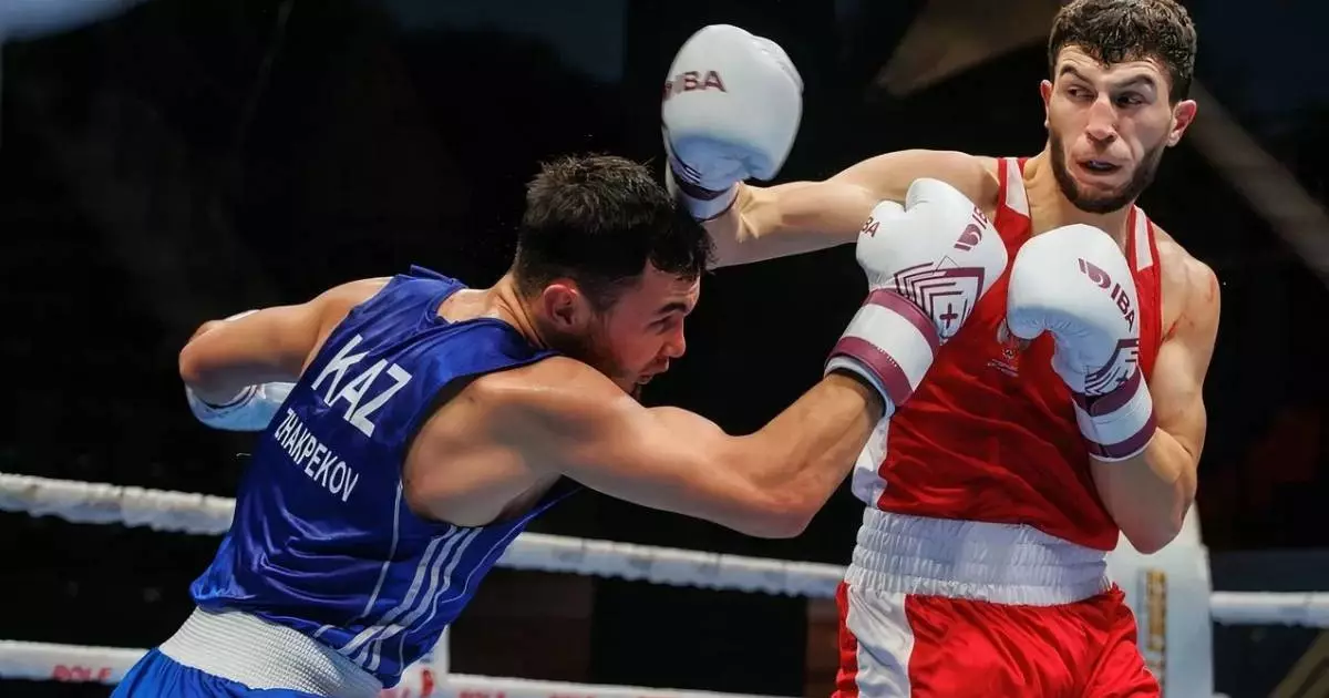  Қазақ боксшысынан `жеңісті тартып алған` орыс жігіті оған төрешілер көмектеспегенін айтты 