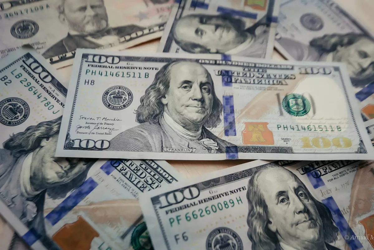 Курс доллара на бирже опустился ниже 511 тенге