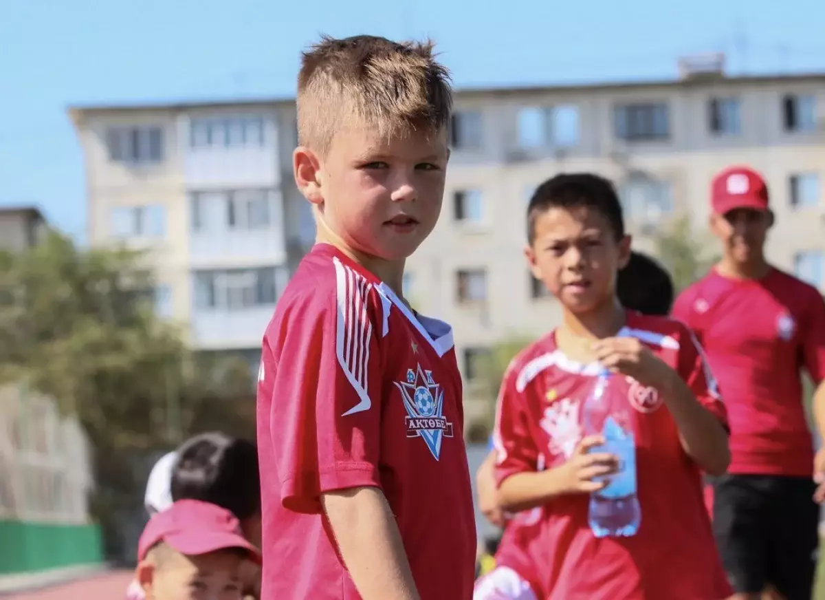 “Ақтөбе” футбол орталығы – Ата-аналар ақша жинаудан шаршады