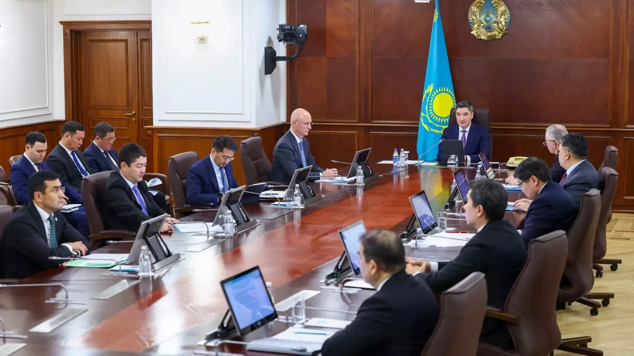 Бектенов кәсіпкерлерді салық реформасына қатысты жаңа ережелерден қорықпауға шақырды