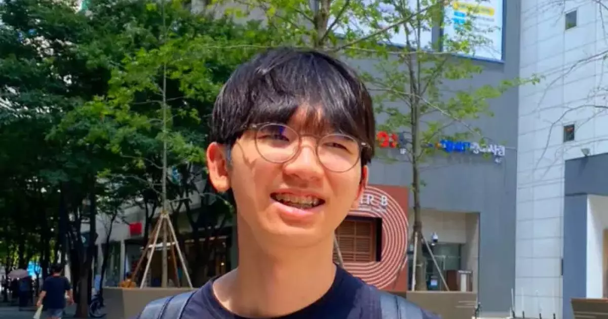  Альцгеймермен ауыратын адамдарға көмектесу үшін: 18 жастағы оқушы күнін түнгі 3-те бастайды 