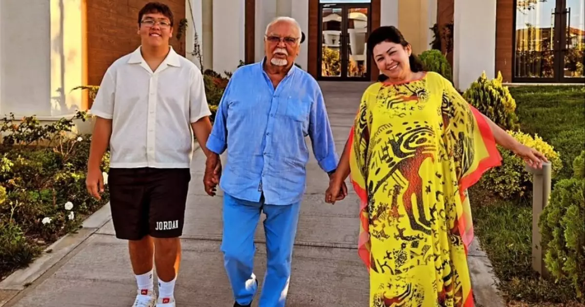  `Көз алдымда солғанда қолымнан еш шара келмеді`: Бағдат Әшімова Асанәлі Әшімов туралы толғанды (ВИДЕО) 