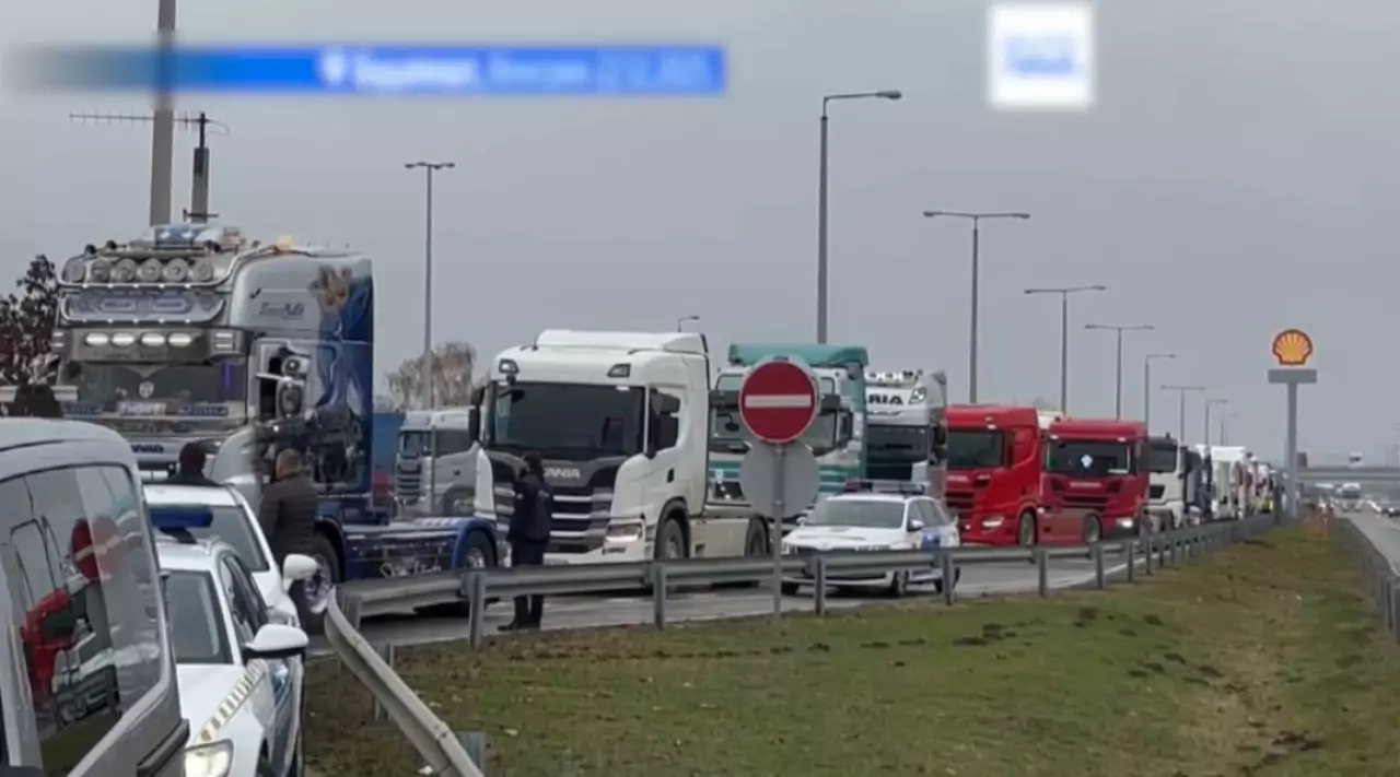 Мажарстанда жүргізушілер шеруге шықты