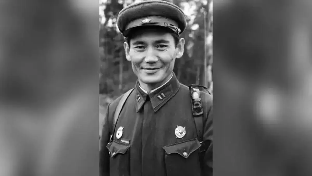 Бүгін қазақтың батыр ұлы Бауыржан Момышұлының туған күні (ВИДЕО)