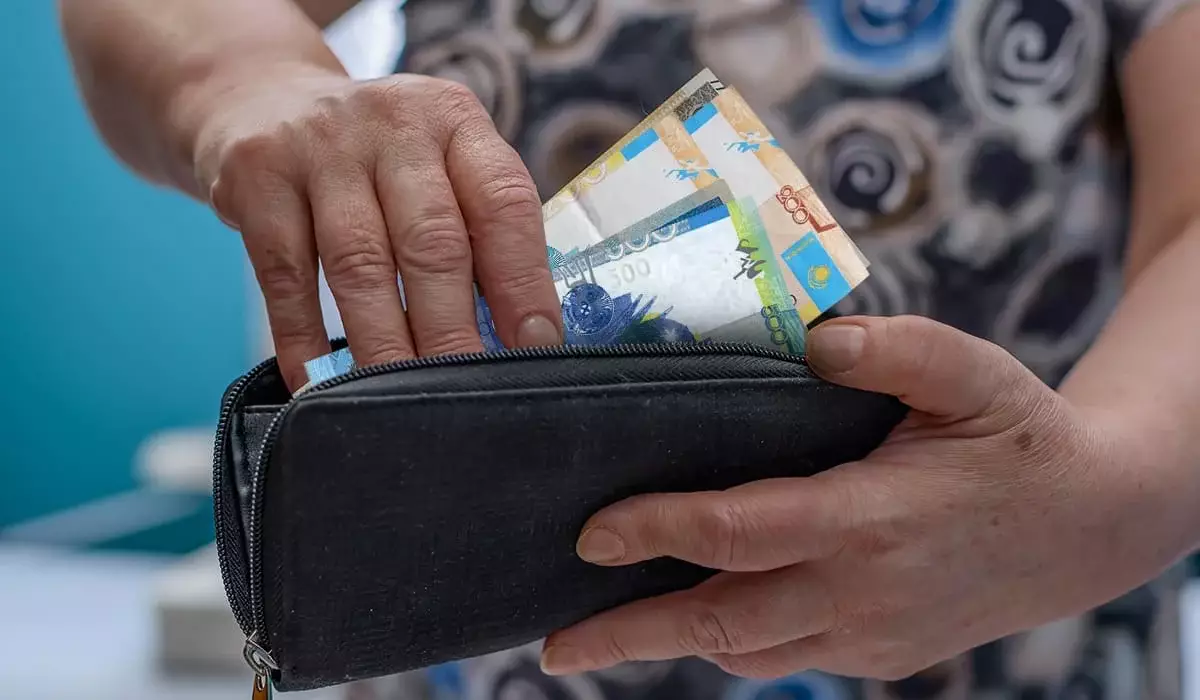 Стало известно, сколько в среднем получают пенсионеры в Казахстане