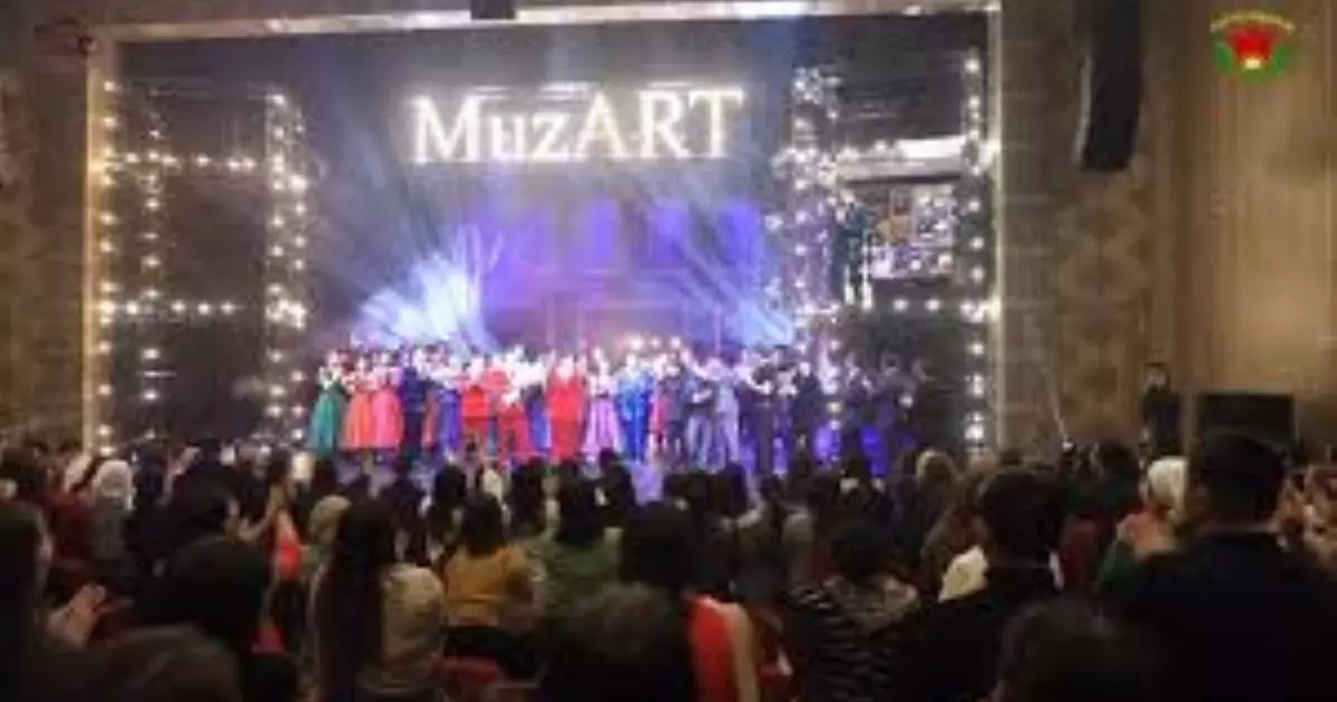   Сәкен Майғазиев «МузАРТ» премьерасында күтпеген жомарттық жасады   