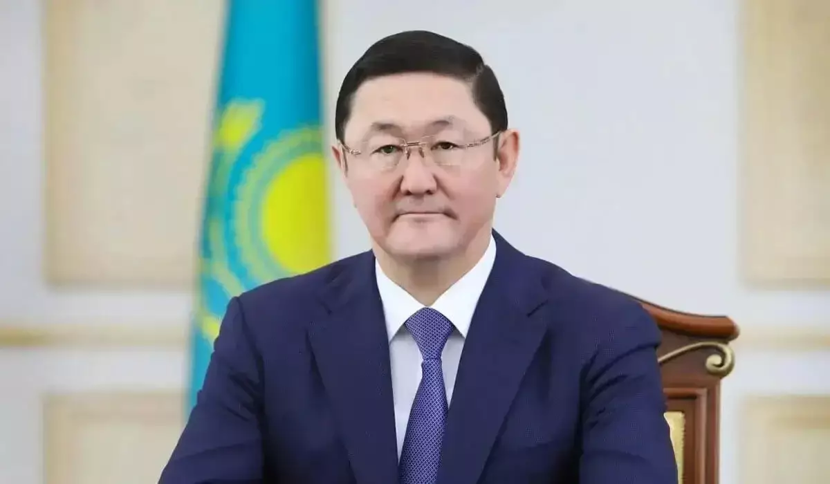 «Әкесі түрмеде, анасы ішімдікке салынған»: Бас прокурор үш жасар баланың тағдыры туралы айтты