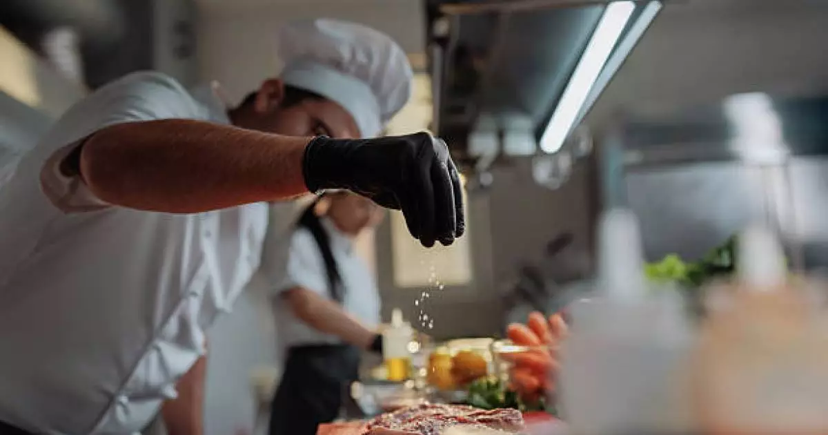  Елордада аспаздың сөмкесінен тыйым салынған заттар анықталды 