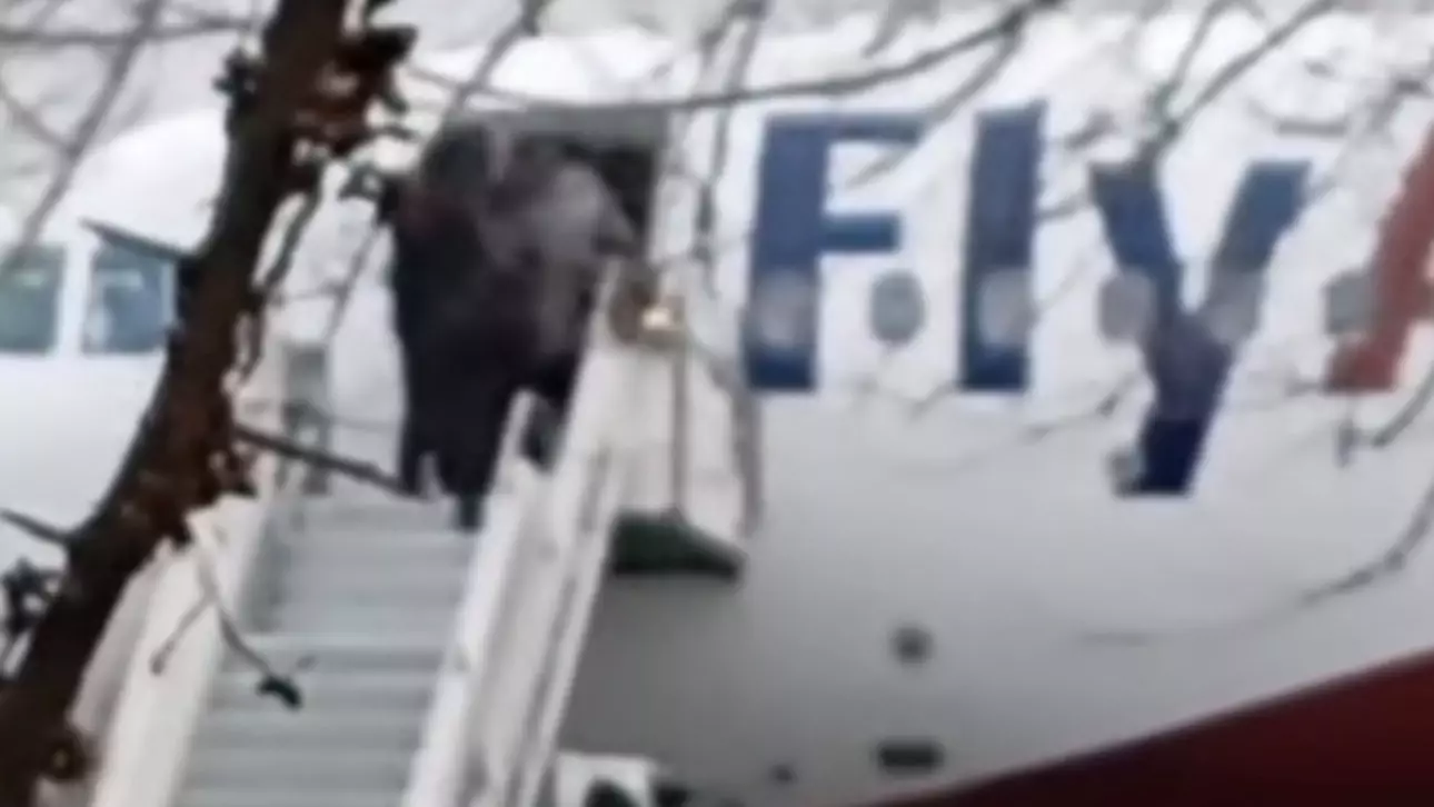 «Аман бол жан балам»: Атырауда тоқ соққан электриктің әкесі желіні жылатты (ВИДЕО)