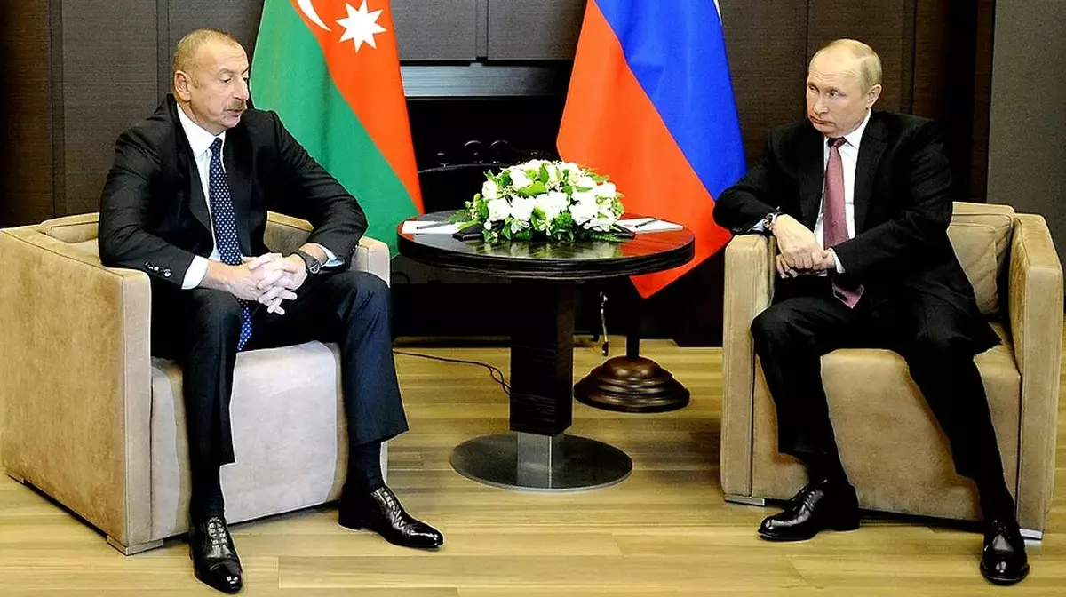 Путин поздравил Алиева с днем рождения после его отказа приехать на саммит СНГ