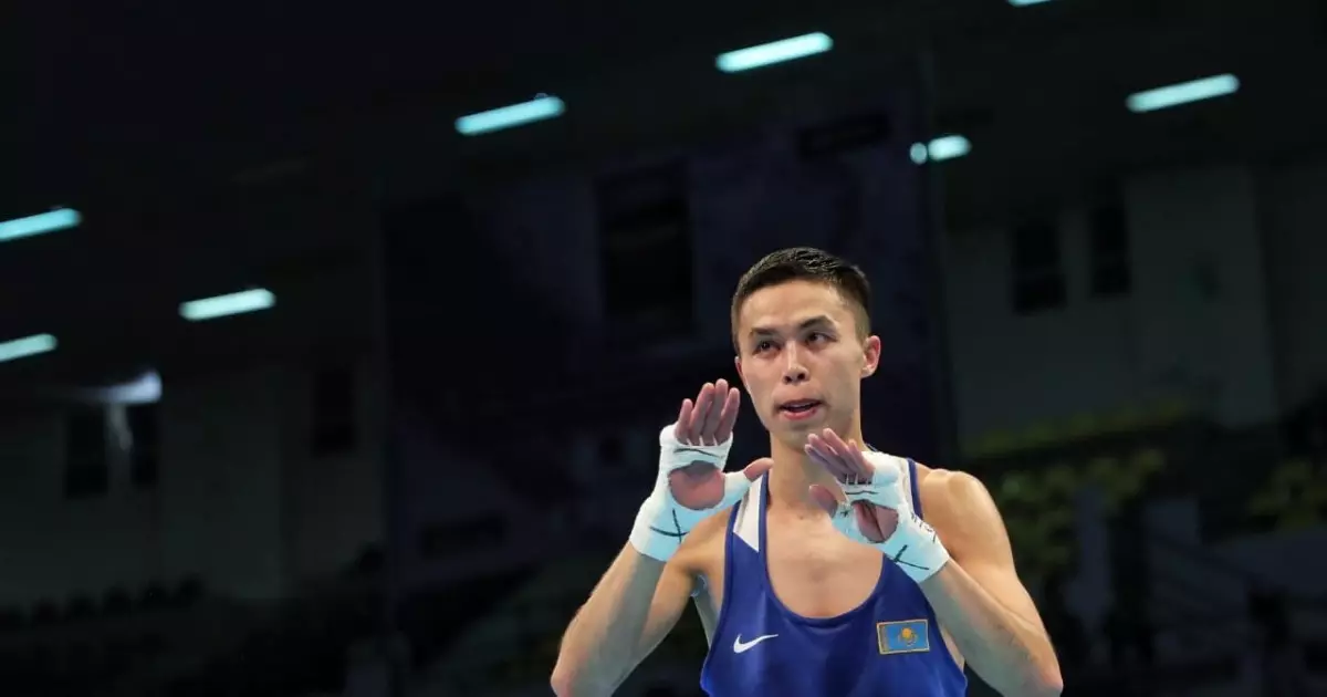   Сәкен Бибосыновке шымкенттіктер ат мінгізіп, 2 миллион теңге ұстатты   