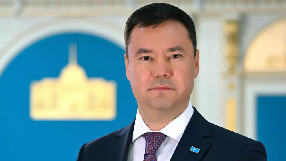 Рустам Баялиев освобожден от должности в Администрации Президента