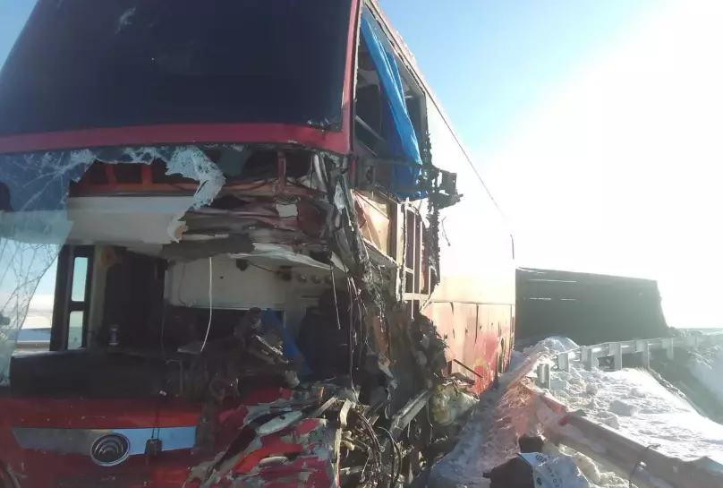Человек погиб в ДТП с участием автобуса и грузовика в области Абай