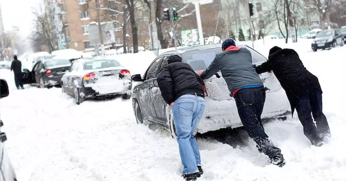   Америкада бензин бағасы төмендеп жатыр, Трамп бізден ақылды болғаны ма?   