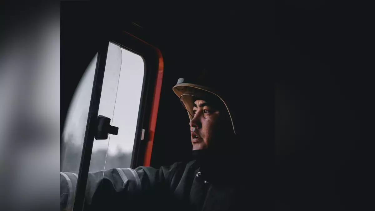 Пожарный оказался в эпицентре взрыва и выжил: история спасателя из Уральска потрясла страну