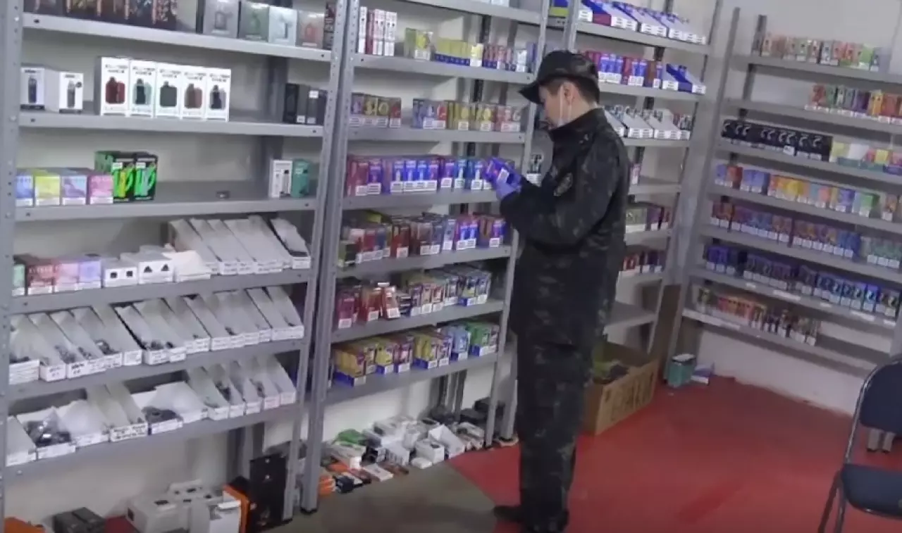 Сбыт вейпов на ₸400 млн пресекли в Павлодарской области