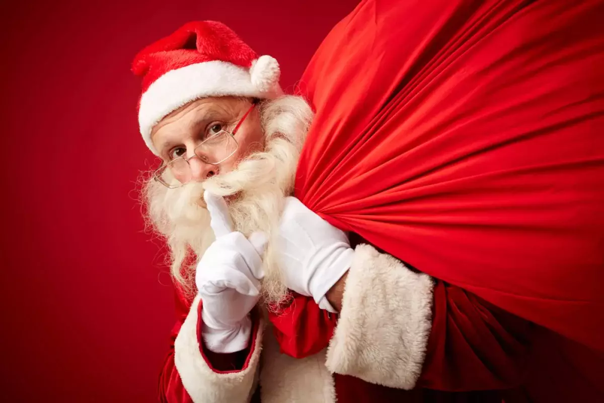 Санта-Клаусы без работы: новогодние волшебники столкнулись с неожиданной проблемой