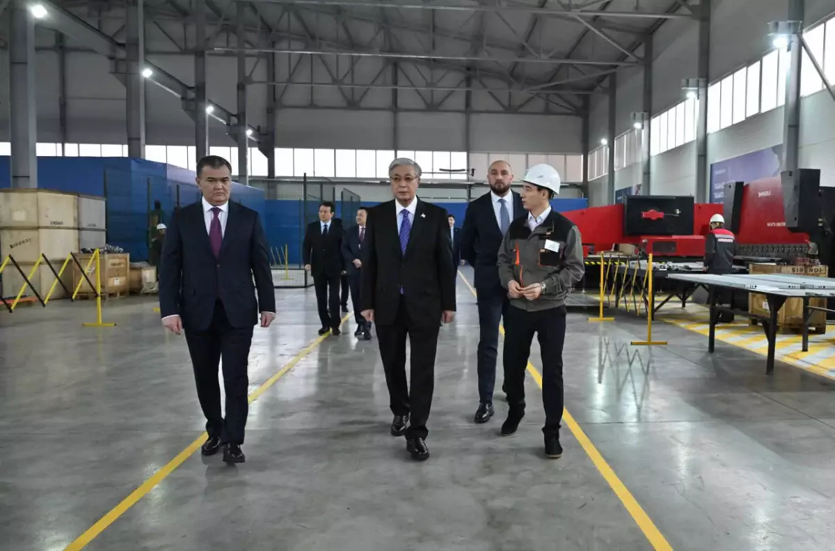 Токаев проверил, как работают предприятия Астаны