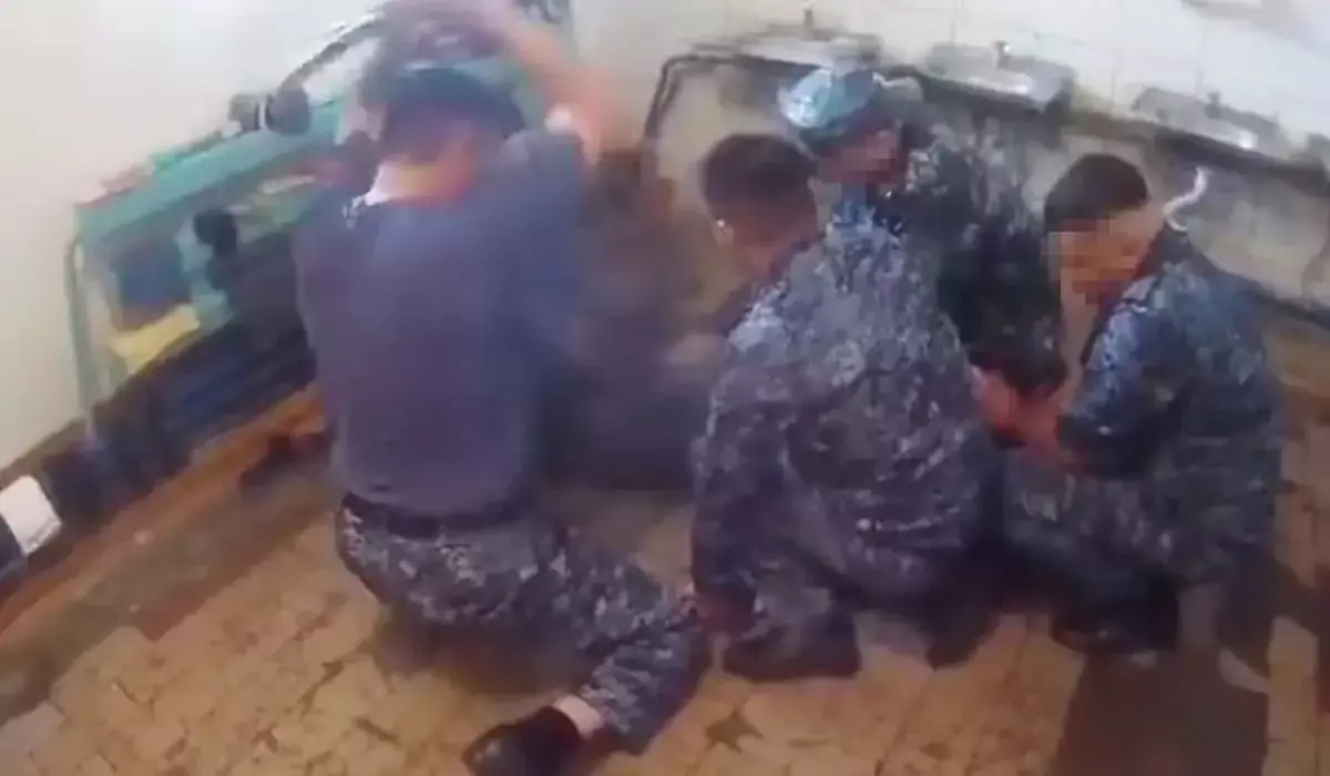 Суд присяжных вновь оправдал 12 экс-сотрудников КУИС по делу о пытках