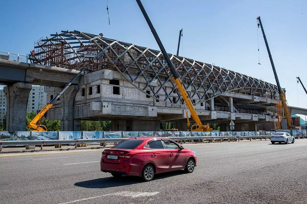 ЛРТ и двухуровневая дорога в Астане: Токаев дал поручения