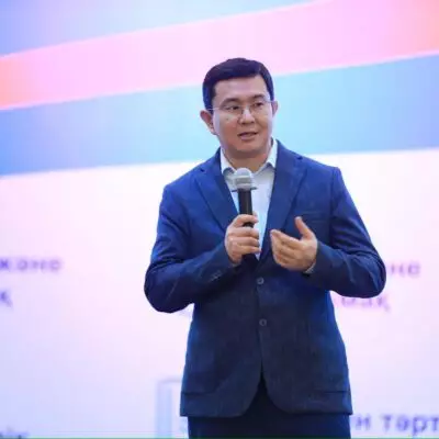 В Актобе авторы QazVac и эксперты в сфере медицины обсудили с будущими врачами национальные ценности