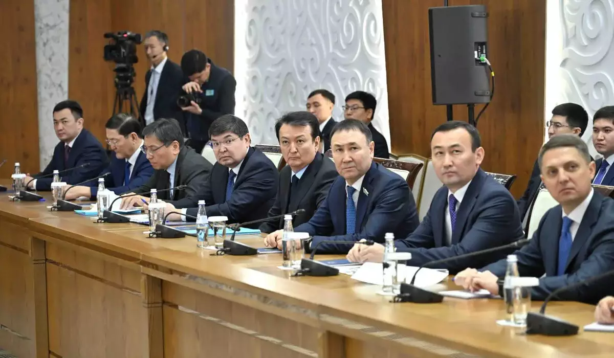 Астана тек орталық көшелері айнадай жарқырап тұратын қала болмауы керек – Тоқаев