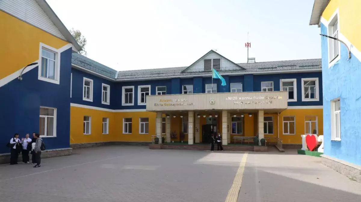 В Астане не осталось школ с трехсменным обучением