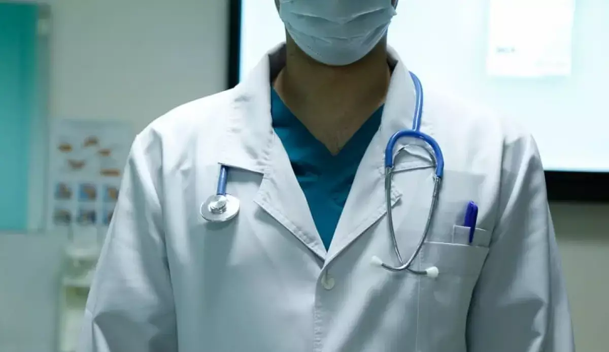 Защита от непредвиденных расходов: новые правила работы врачей с 2026 года в Казахстане - новости на Lada.kz 24.12.2025