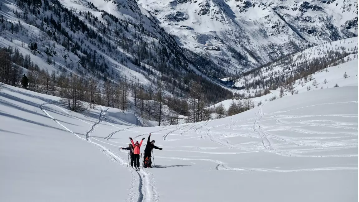Туризм – табысты бизнес пе? Қазақстанда туризмнің инвестициялық әлеуеті, тиімділігі және ықпалы