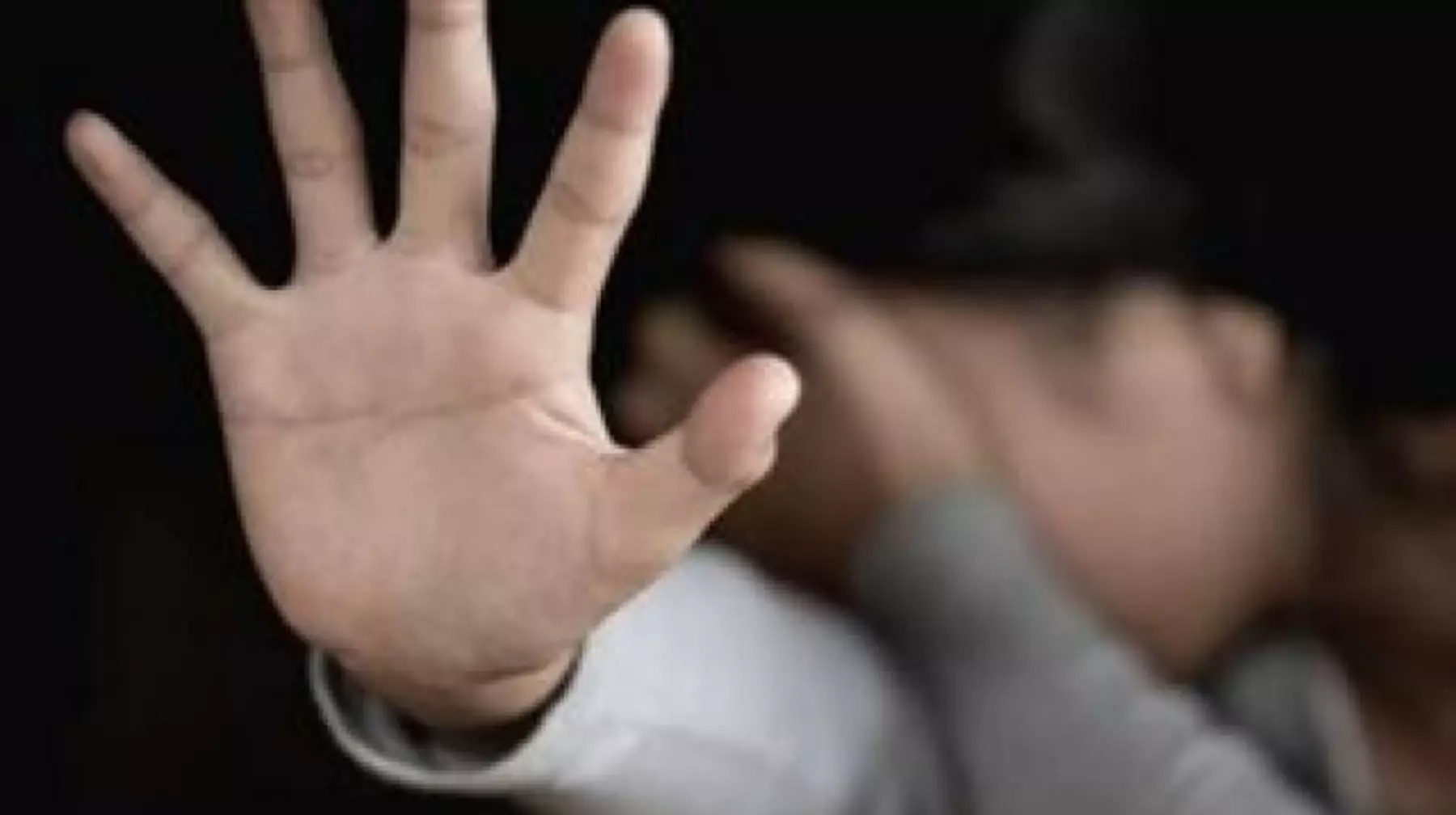 "Шулап, тыңдамай, кедергі келтірген". Алматылық мұғалім сабақ үстінде оқушыға бор лақтырған