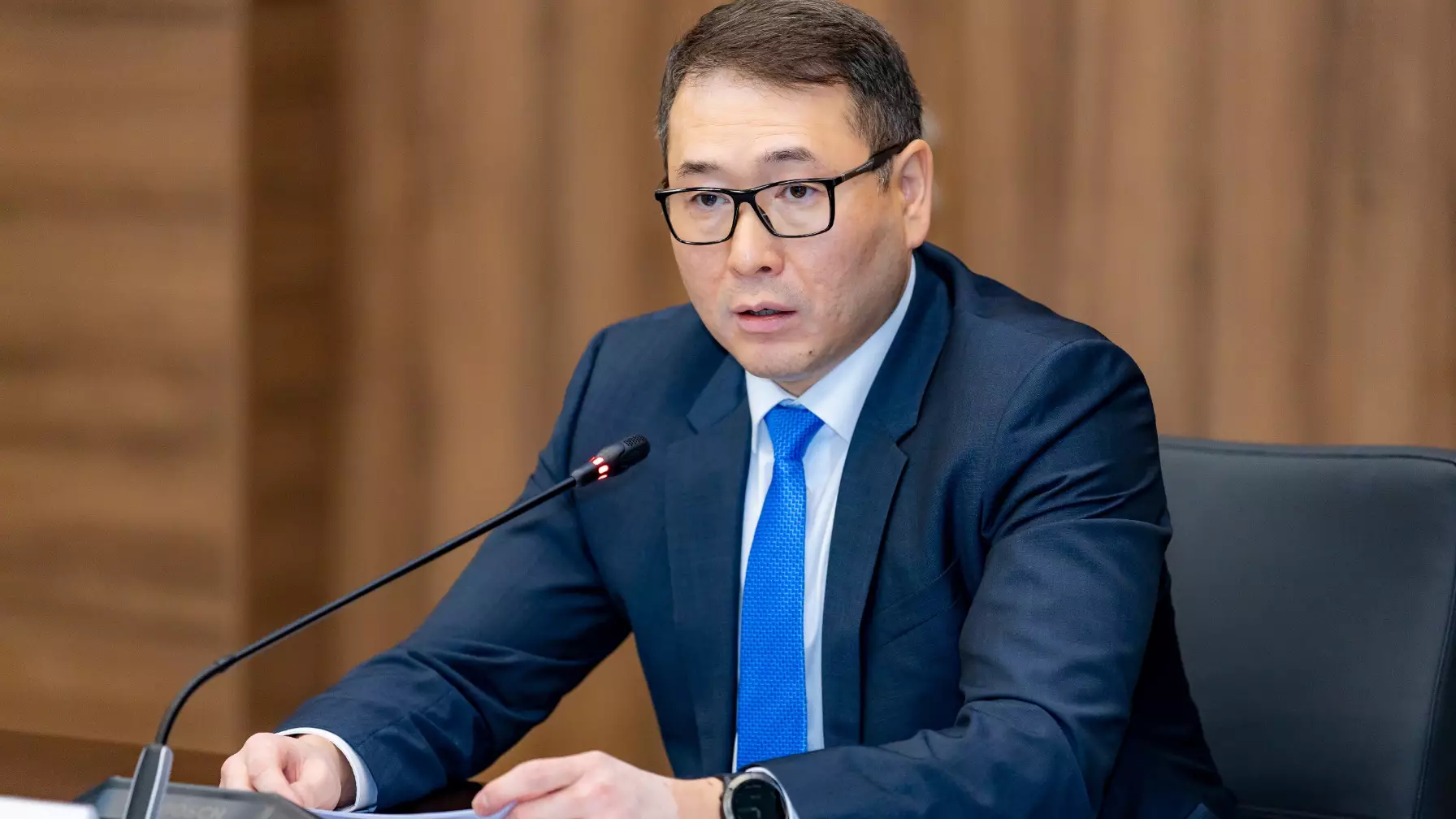 "Базарға барып саудаласамын, дастарханға 120 000 теңге жұмсаймын". Министр базарға жиі баратынын айтты