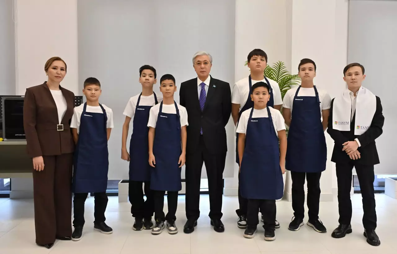 Токаев посетил многофункциональный комплекс Tanym