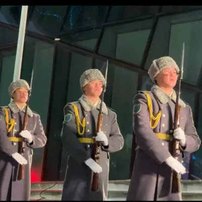 Памяти Бауыржана Момышұлы: плац-концерт СГО РК состоялся в Астане