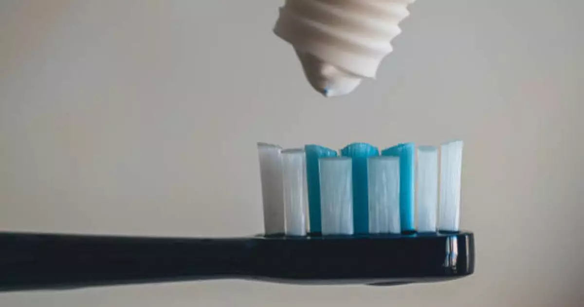  Энзим қосылған тіс пастасы: дәрігер трендтегі өнім қауіпті екенін айтты 