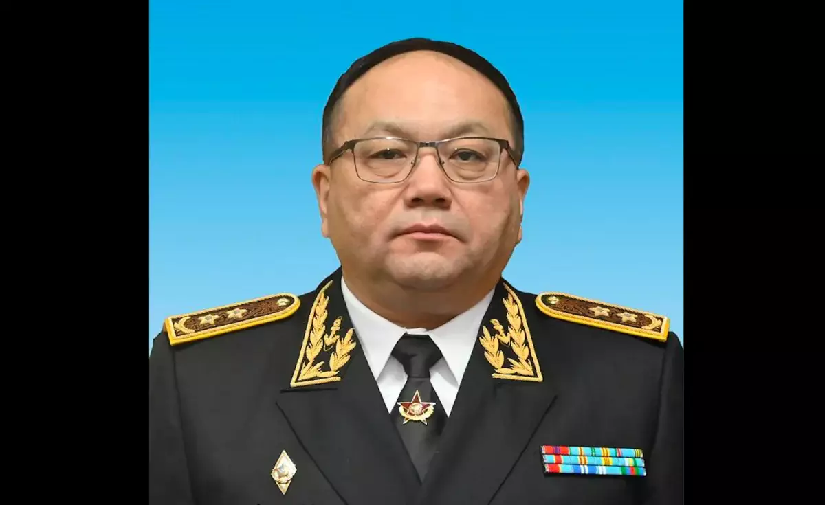 Серик Бурамбаев освобожден от должности заместителя министра обороны