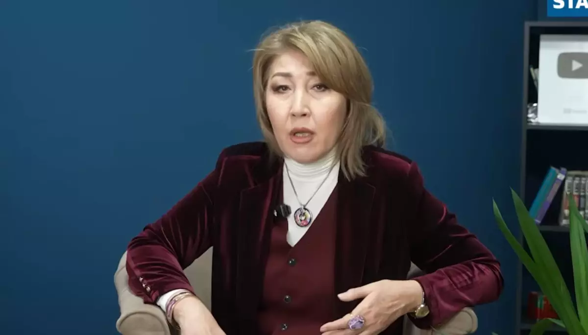 "Сахнада сақау, сауатсыз әншілер көп": Жеңіс Ысқақова әріптестерінің деңгейін сынады