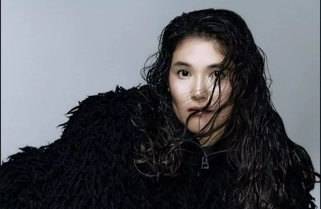 «Сен тым кәрісің…»: Назым Қызайбай жасы туралы сөзге жауап берді